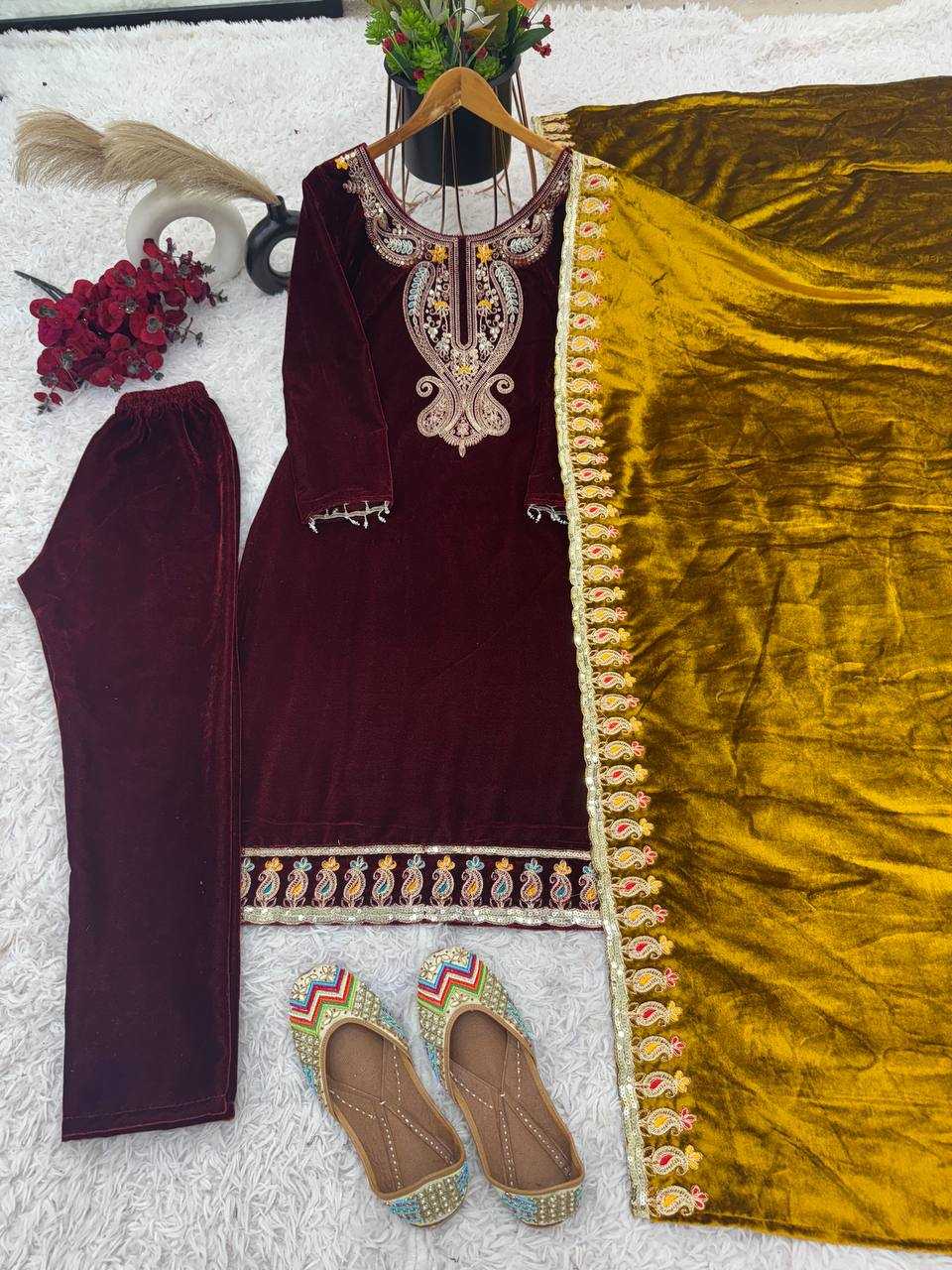 YNF VELVET KESH125 3095 WHOLESALE EMBROIDERY SUITS VELVET WEDDING SUITS MANUFACTURER- Kapda Export