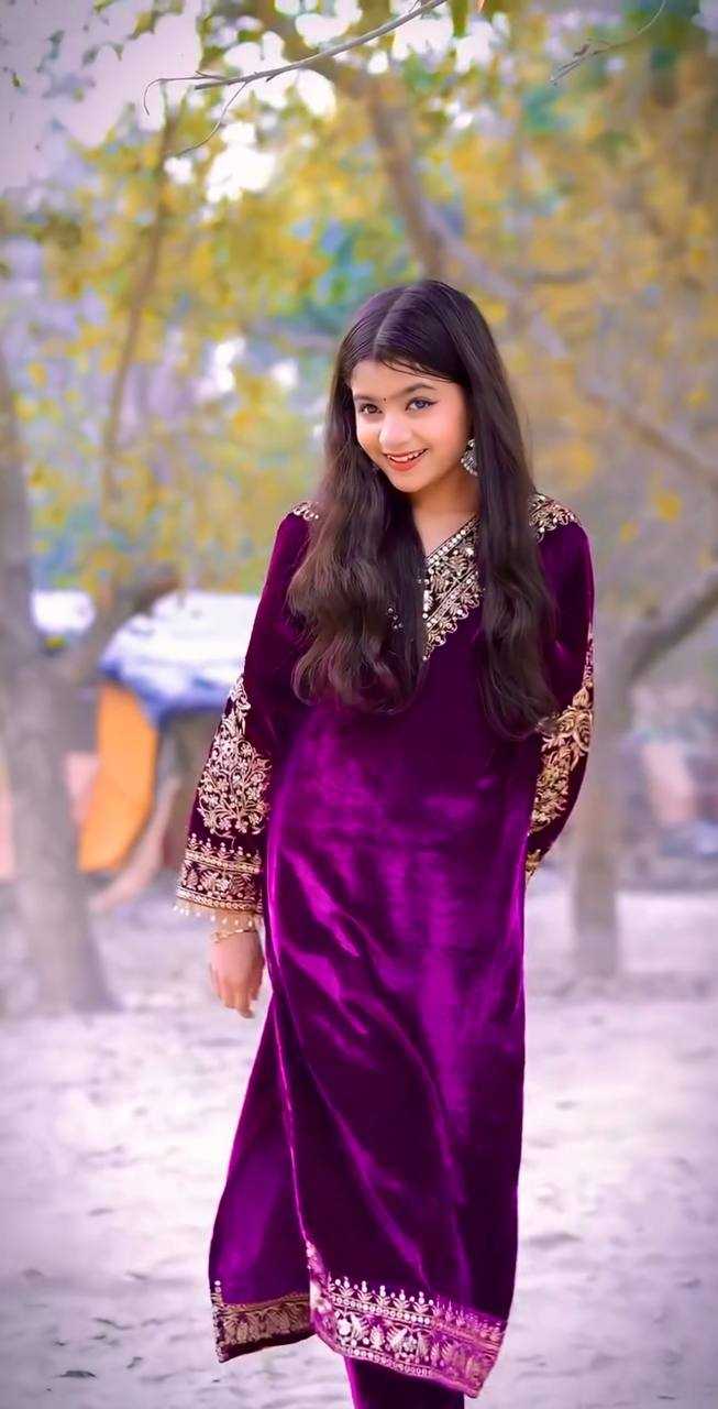 YNF VELVET RIN154 192 WHOLESALE KIDS SUIT KIDS FESTIVE SUITS MANUFACTURER- Kapda Export