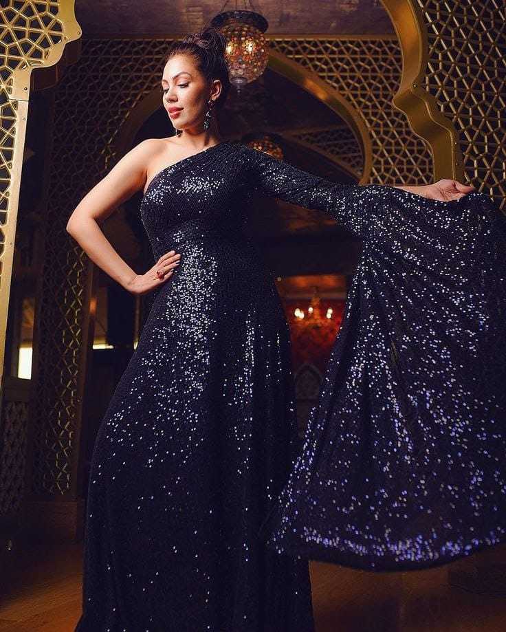 Ynf Georgette RIN157 PC-2048 Gowns Bollywood Collections Plus Size Collections Wholesale Georgette Gown Party Wear Gowns One-Shoulder Gowns Manufacturer- Kapda Export