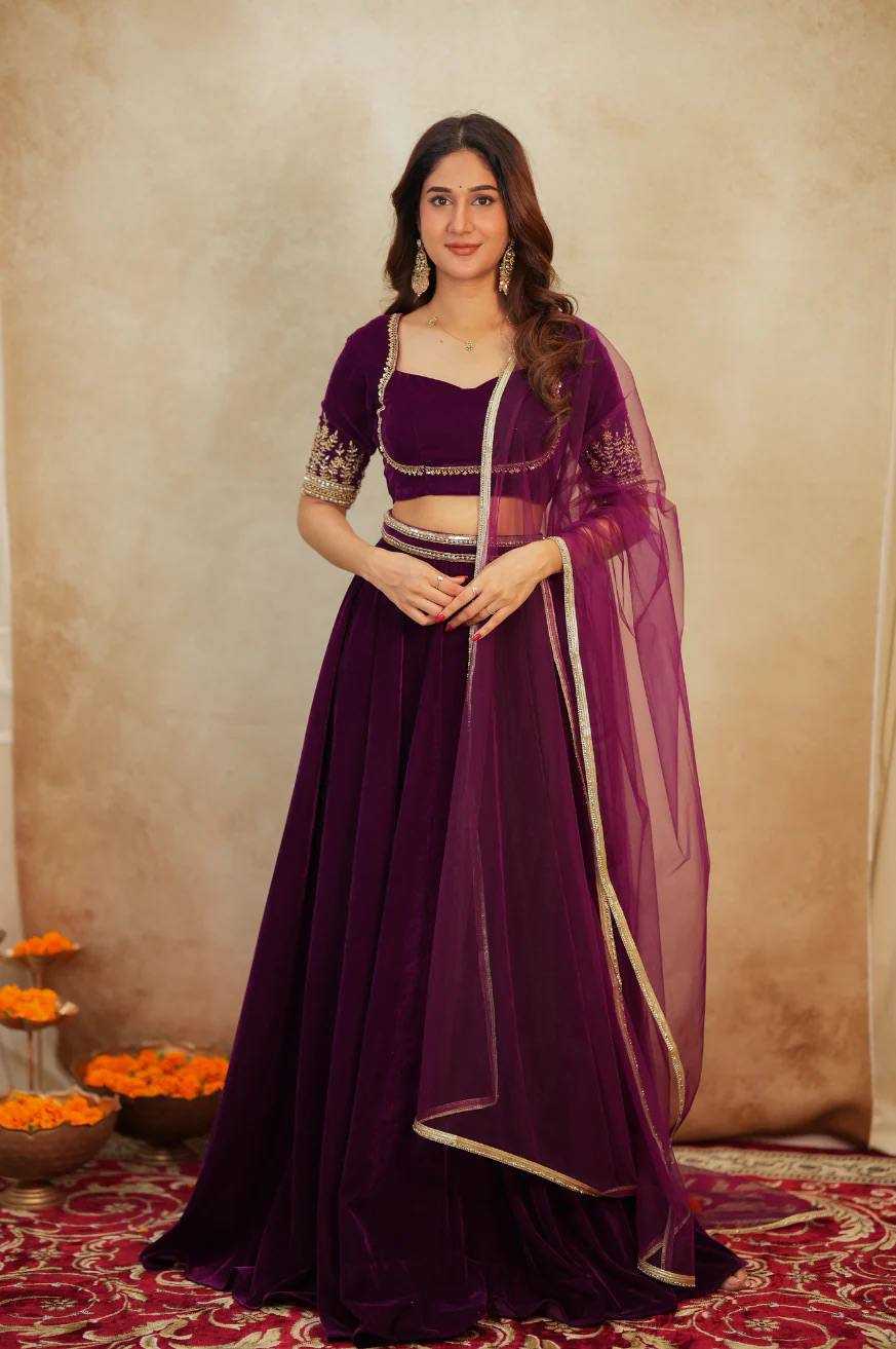 Ynf Velvet RIN213 367 Lehengas Wholesale Designer Lehenga Wedding Lehenga Velvet Lehenga Manufacturer- Kapda Export