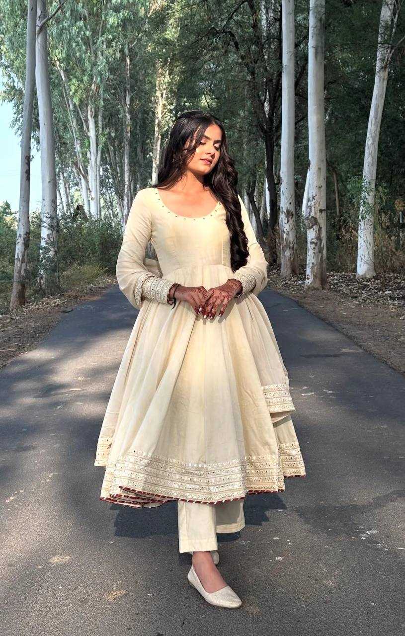 Ynf Tabby Silk Organza KESH159 638 Gowns Festive Collections Wholesale Embroidered Gown Sequin Gowns Lace Gowns Manufacturer- Kapda Export