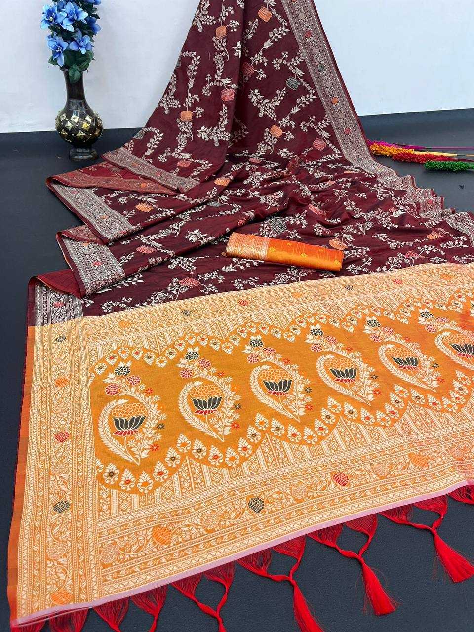 YNF HANDLOOM SILK RVR 04 SILK SAREES WHOLESALE SOFT SILK HANDLOOM TRADITIONAL SAREES MANUFACTURER