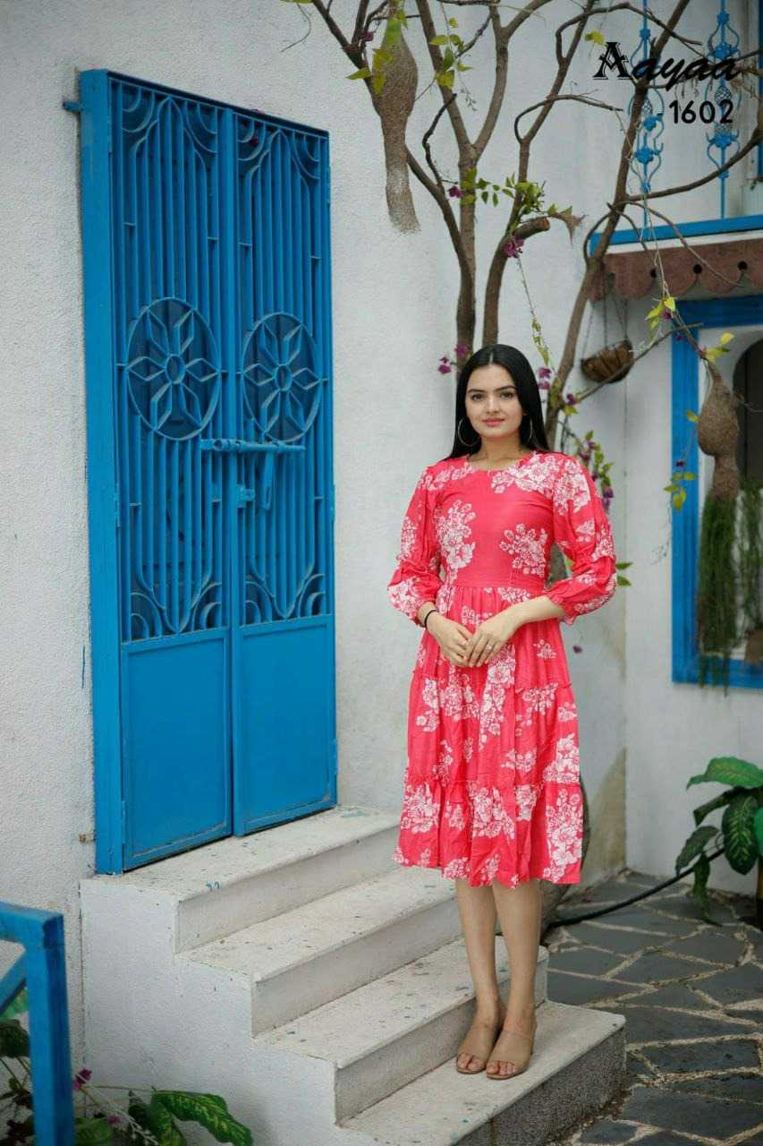 YNF MUSLIN RIN131 AAYAA -16 KURTIS WHOLESALE SHORT PARTY WEAR PRINTED FANCY ETHNIC KURTIS MANUFACTURER