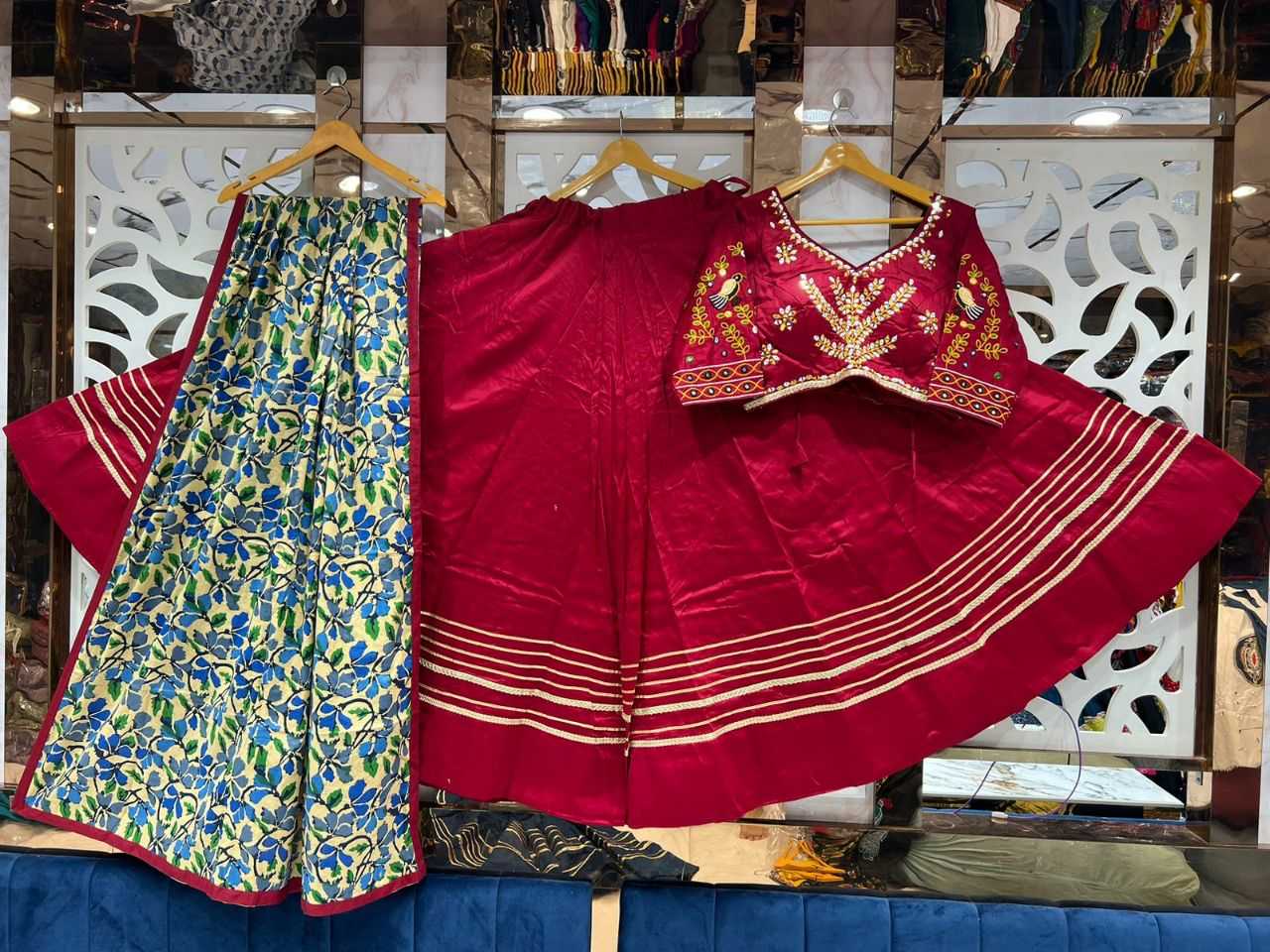 YNF SILK COTTON KESH179 AHB75 LEHENGAS WHOLESALE TRADITIONAL SILK NAVRATRI CHANIYA CHOLI LEHENGAS MANUFACTURER