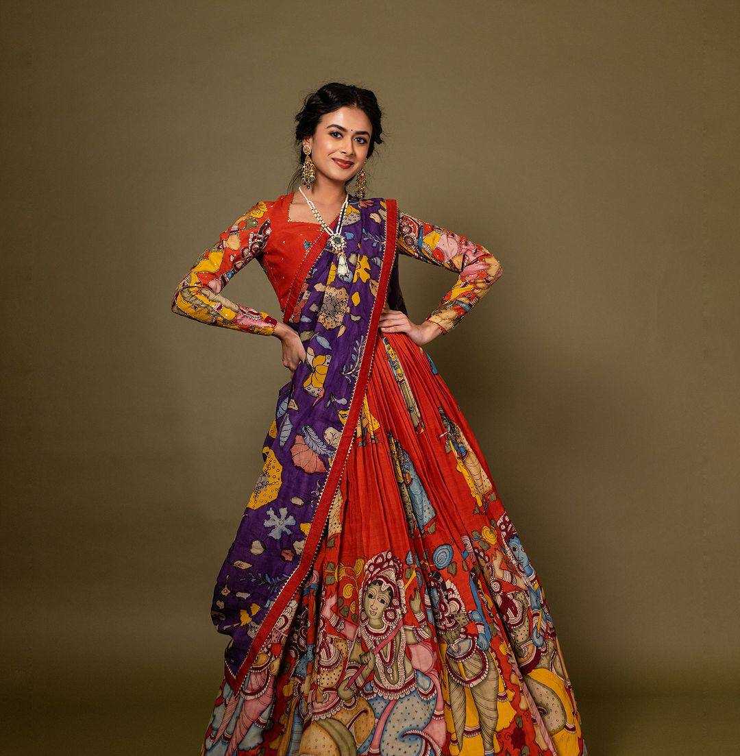 YNF CHINON KESH163 50 LEHENGAS WHOLESALE KALAMKARI TRADITIONAL SILK PRINTED LEHENGAS MANUFACTURER- Kapda Export