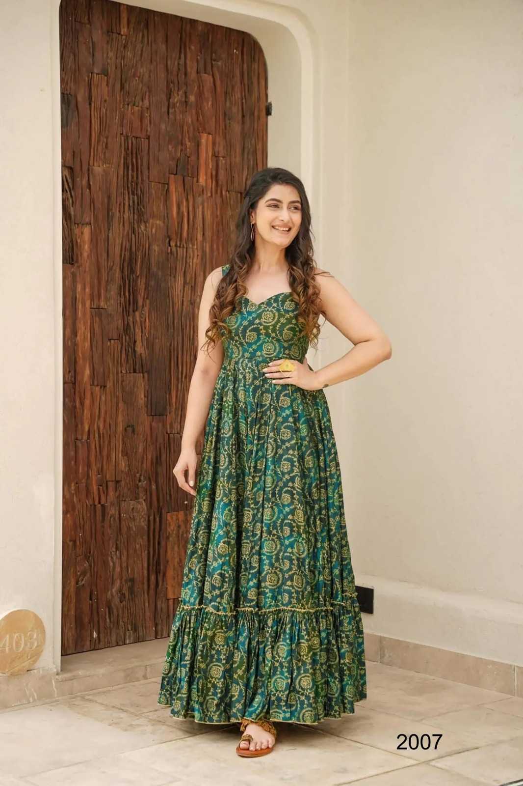 Ynf Heavy Rayon KESH530 LUCAYA VOL-20 2001 Gowns Wholesale Long Gowns Indo-Western Gowns Reception Gowns Manufacturer- Kapda Export