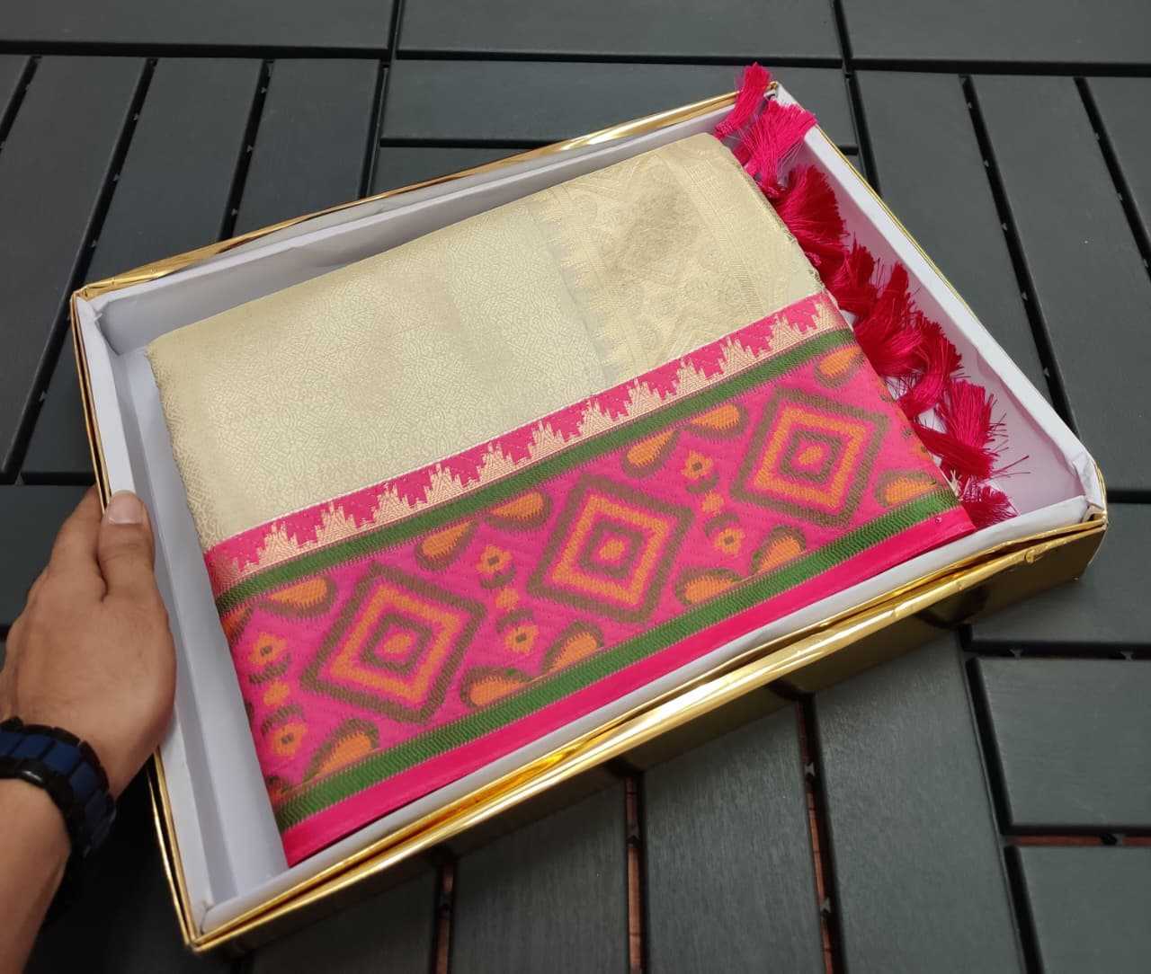 Ynf Kanjivaram Silk KESH657 patola silk Silk Sarees Wholesale Traditional Silk Sarees Kanjivaram Silk Sarees Festival Silk Sarees Manufacturer- Kapda Export