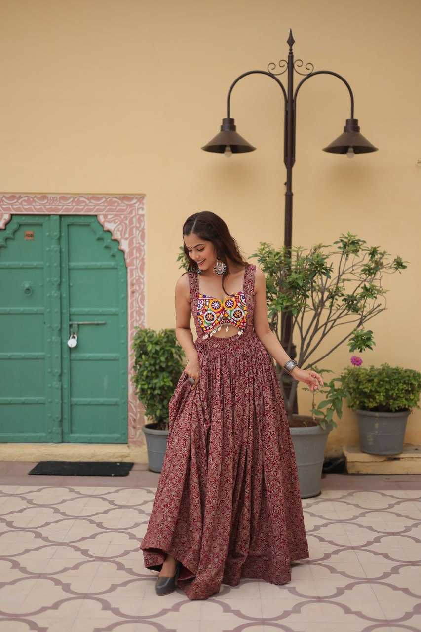 YNF COTOON KESH132 9201 GOWNS WHOLESALE PRINTED LONG NAVRATRI GOWNS MANUFACTURER