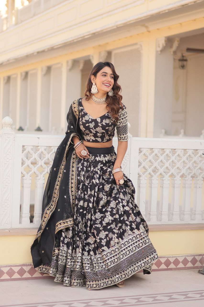 YNF VISCOSE KESH132 7080 LEHENGAS WHOLESALE FANCY TRADITIONAL EMBROIDERED LEHENGAS MANUFACTURER    