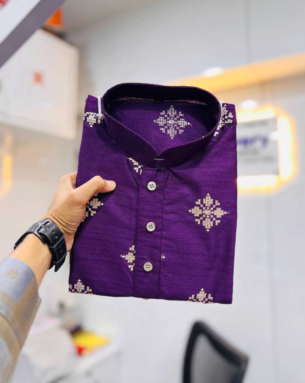 YNF PARBON SILK RIN111 GOLDEN FLOWER MENS WEAR WHOLESALE MENS KURTA PYJAMA SILK KURTA MANUFACTURER