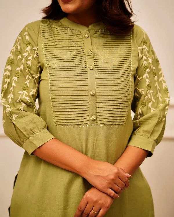 YNF RAYON RIN201 RRD25 KURTIS WHOLESALE ETHNIC CHIC LONG RAYON FANCY KURTIS WITH BOTTOM MANUFACTURER