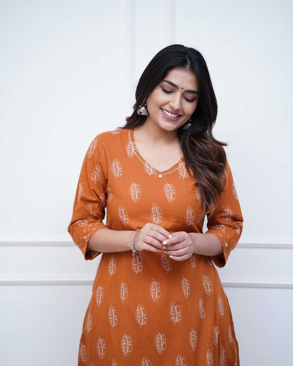 YNF MUSLIN KESH164 G64 KURTIS WHOLESALE LONG PRINTED KURTI WITH BOTTOM V-NECK LONG KURTIS MANUFACTURER- Kapda Export