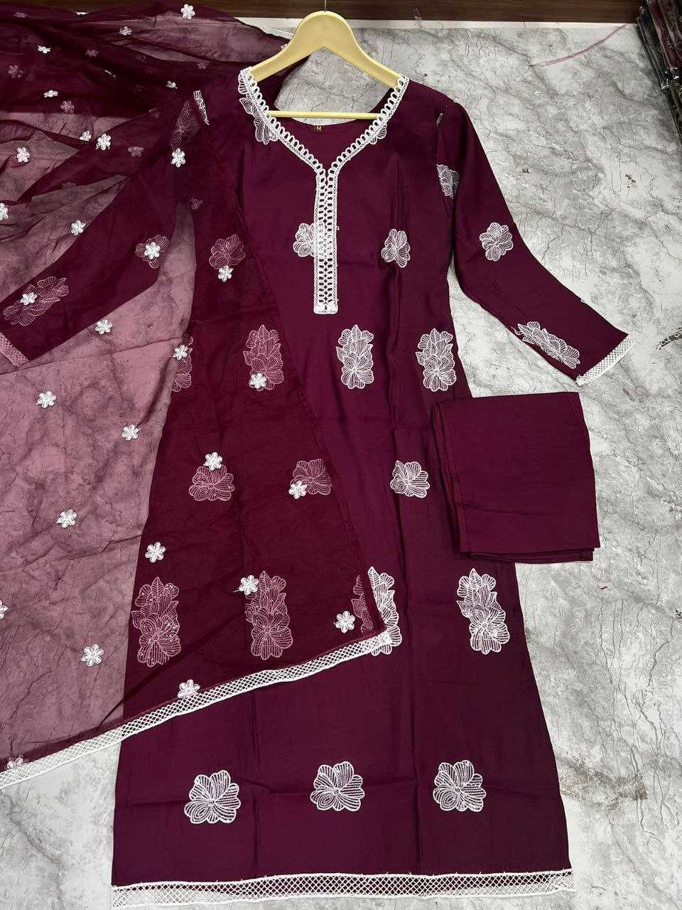 YNF RUSSIAN SILK BANWERY KESH246 PERI PERI CLOTHING BRANDS WHOLESALE SUIT MANUFACTURER- Kapda Export