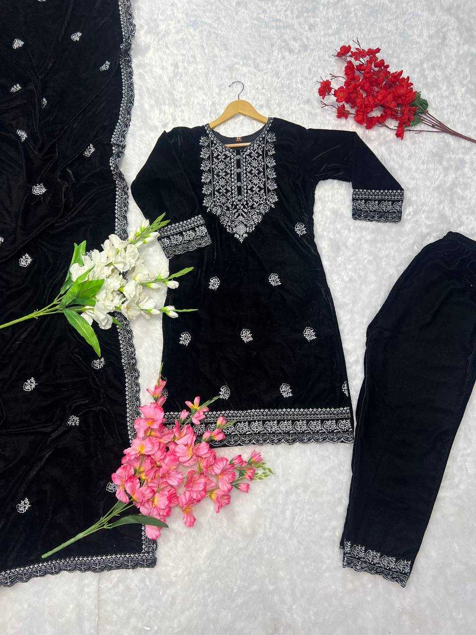 YNF VELVET KESH164 G79 SUITS & DRESSES WHOLESALE EMBROPIDERY VELVET WEDDING BLUE SUITS MANUFACTURE- Kapda Export