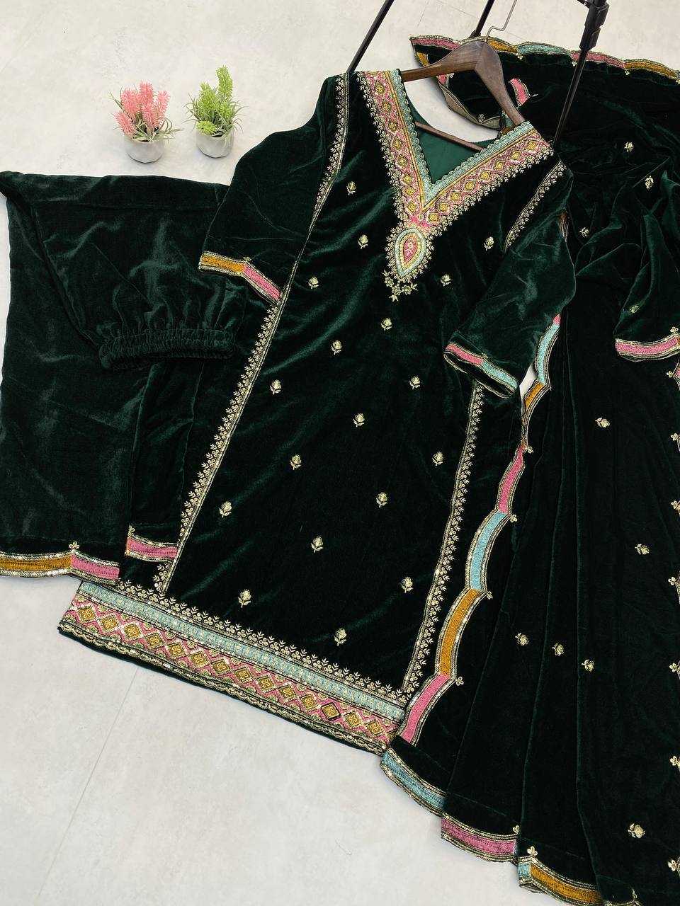 YNF VELVET RIN1411894A SUITS & DRESSES WHOLESAL PAKISTANI EMBROIDERY VELVET EID COLLECTIONS SUITS MANUFACTURE- Kapda Export