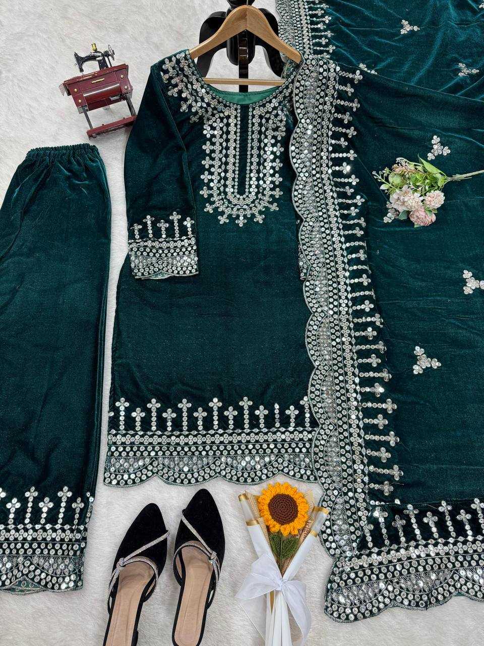 YNF VELVET RIN169 5793 SUITS & DRESSES WHOLESALE EMBROIDERY VELVET PARTY WEAR PAKISTANI MANUFACTURE- Kapda Export