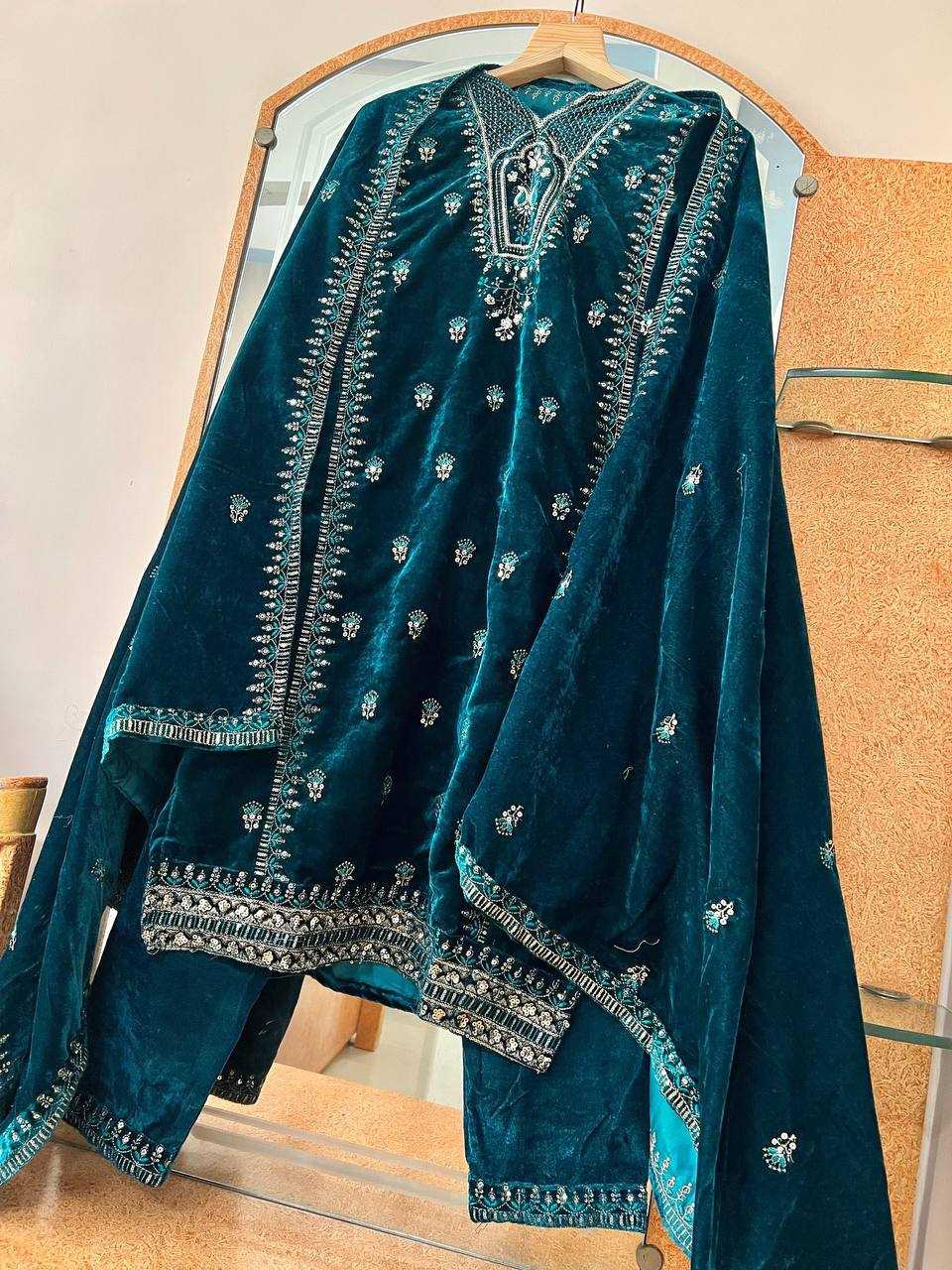 YNF VELVET KESH399 3132 SUITS & DRESSES WHOLESALE HIGH-LOW WEDDING EID SUITS MANUFACTURER- Kapda Export