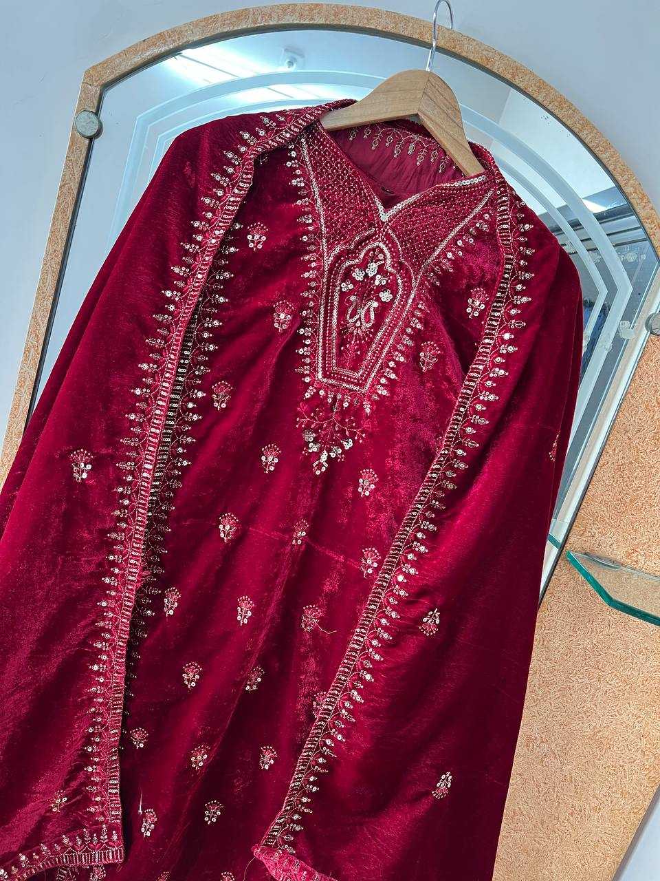 YNF VELVET KESH399 3132 SUITS & DRESSES WHOLESALE HIGH-LOW WEDDING EID SUITS MANUFACTURER- Kapda Export