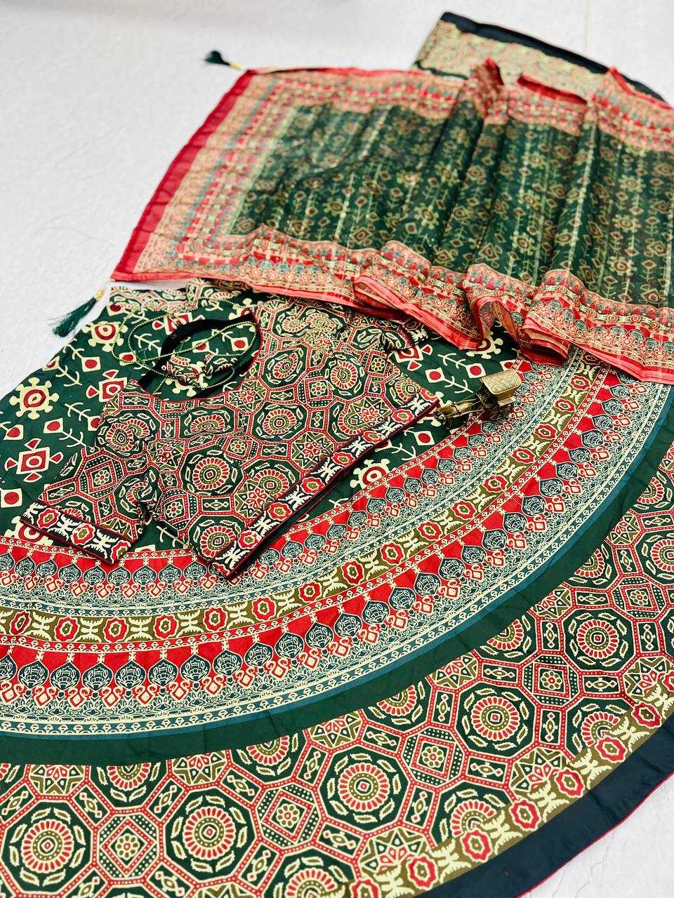 YNF COTTON KESH211 LDY67 LEHENGAS WHOLESALE TRADITIONAL PRINTED GREEN LEHENGAS MANUFACTURER