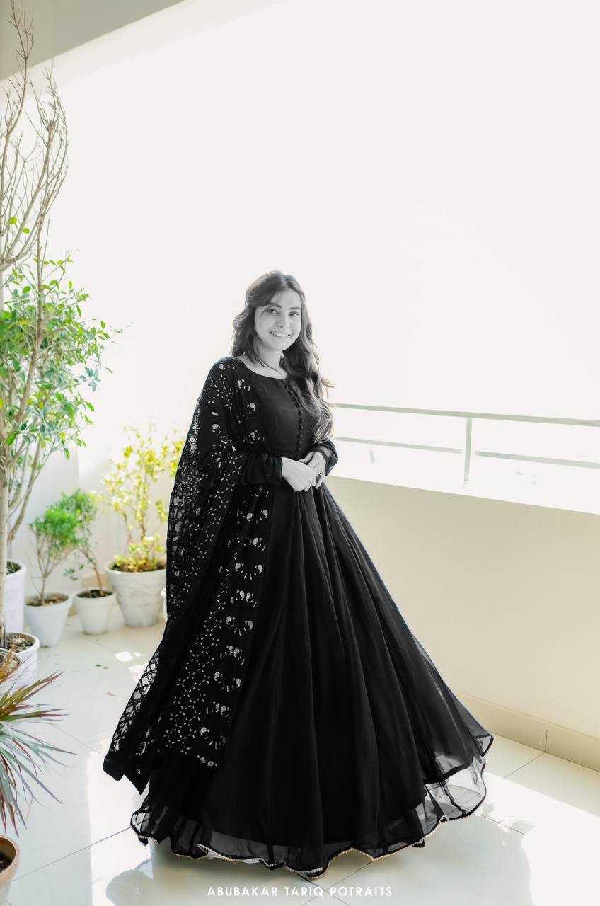 YNF GEORGETTE KESH232 920 GOWNS WHOLESALE ANARKALI GEORGETTE BLACK GOWNS MANUFACTURER- Kapda Export