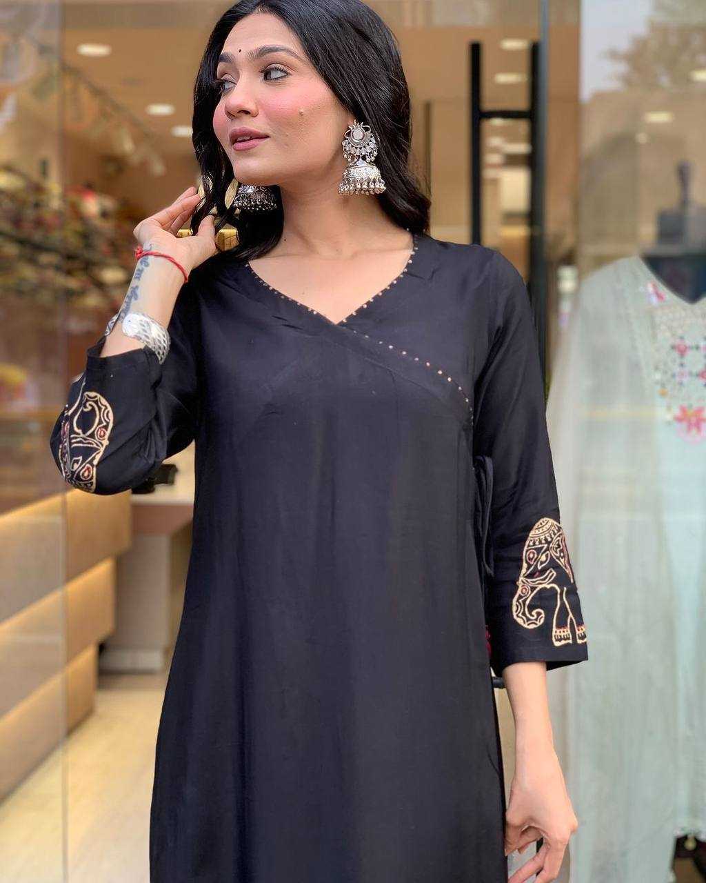 YNF MUSLIN KESH211 LDY115 KURTIS WHOLESALE FESTIVE LONG KURTI WITH BOTTOM BLACK KURTIS MANUFACTURER- Kapda Export