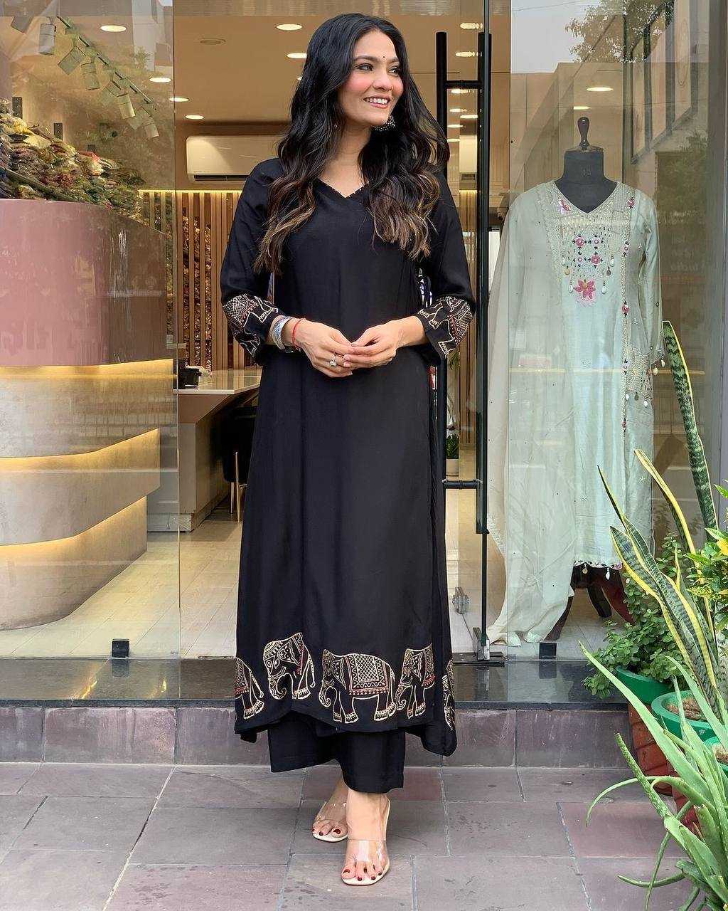 YNF MUSLIN KESH211 LDY115 KURTIS WHOLESALE FESTIVE LONG KURTI WITH BOTTOM BLACK KURTIS MANUFACTURER- Kapda Export