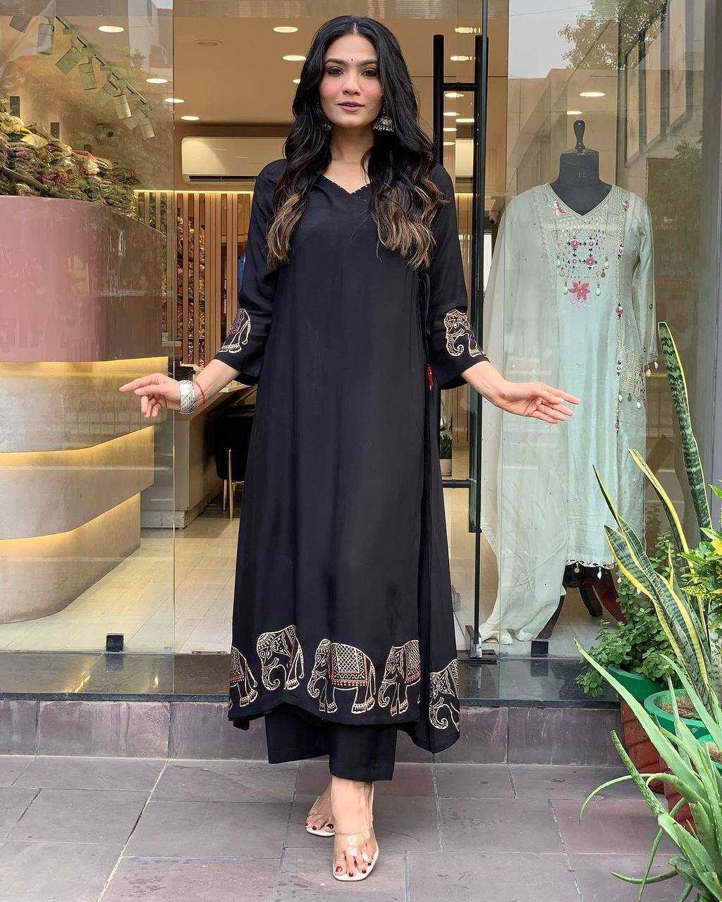 YNF MUSLIN KESH211 LDY115 KURTIS WHOLESALE FESTIVE LONG KURTI WITH BOTTOM BLACK KURTIS MANUFACTURER- Kapda Export