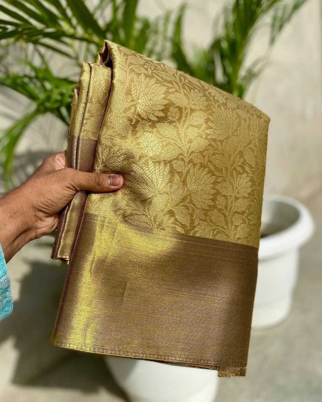 YNF TISSUE SILK KESH131 NITA AMBANI Vol-2 SAREES WHOLESALE BANARASI SILK PURE ZARI TISSUE FESTIVEL SILK BRORDER SILK SAREES MANUFACTURER- Kapda Export