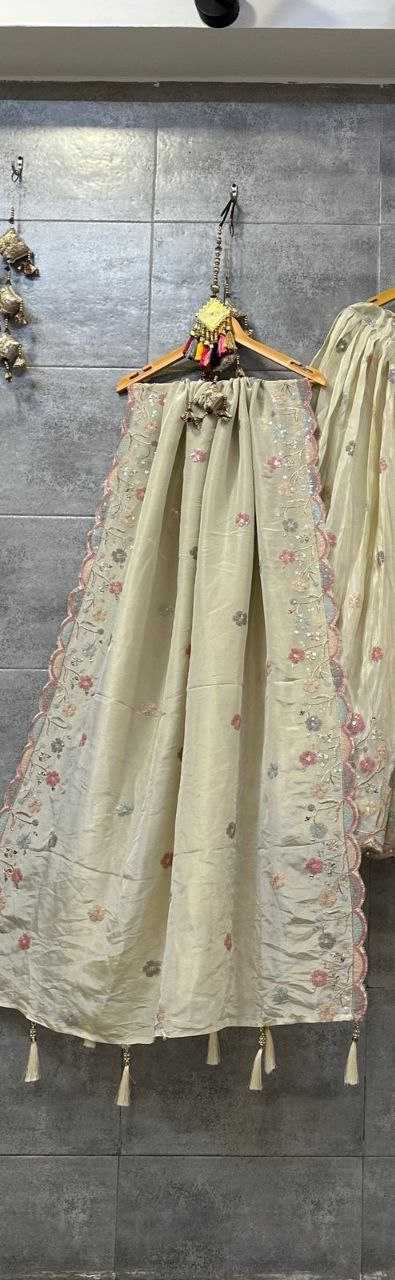 YNF TISSUE SILK KESH179 AHB112 LEHENGAS WHOLESALE WEDDING WHITE SILK LEHENGAS MANUFACTURER- Kapda Export