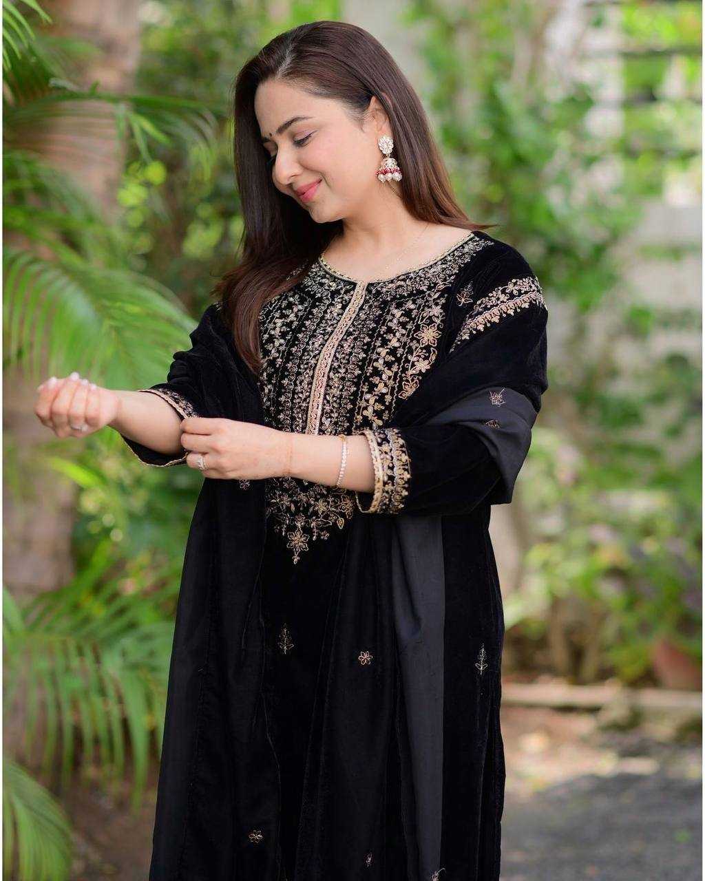 YNF VELVET KESH123 5213 SUITS & DRESSES WHOLESALE EMBROIDEREY PARTY WEAR BLACK SALWAR VELVET SUITS MANUFACTURE- Kapda Export