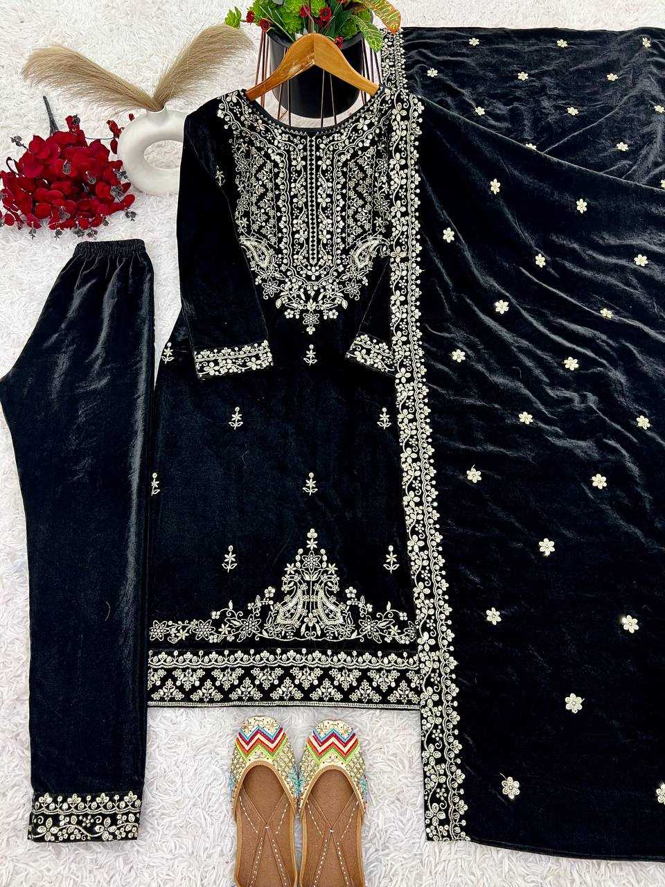 YNF VELVET KESH123 5213 SUITS & DRESSES WHOLESALE EMBROIDEREY PARTY WEAR BLACK SALWAR VELVET SUITS MANUFACTURE- Kapda Export