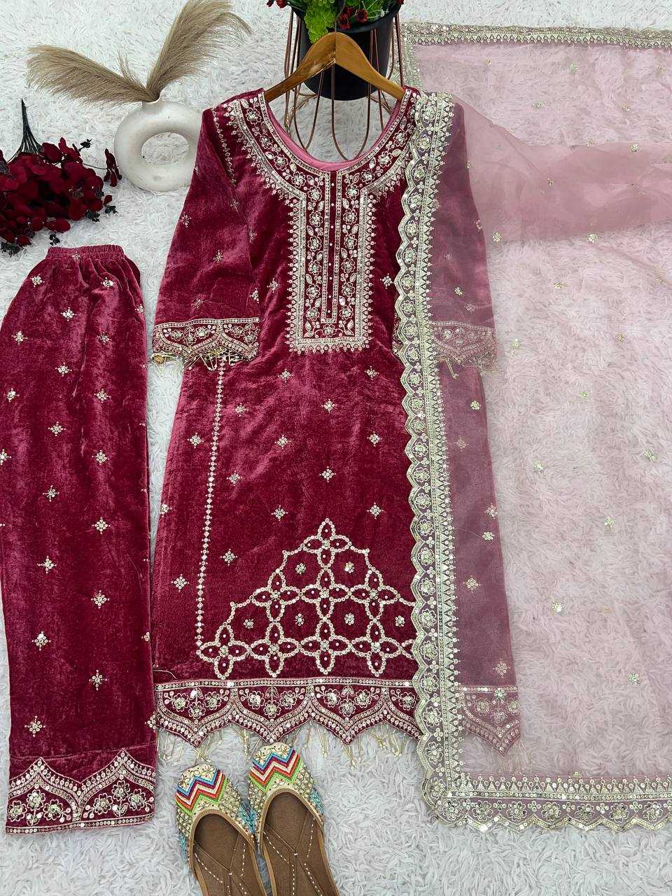 YNF VELVET KESH124 828S UITS & DRESSES WHOLESALE PAKISTANI EMBROIDERY VELVET EID COLLECTIONS SUITS MANUFACTURE- Kapda Export