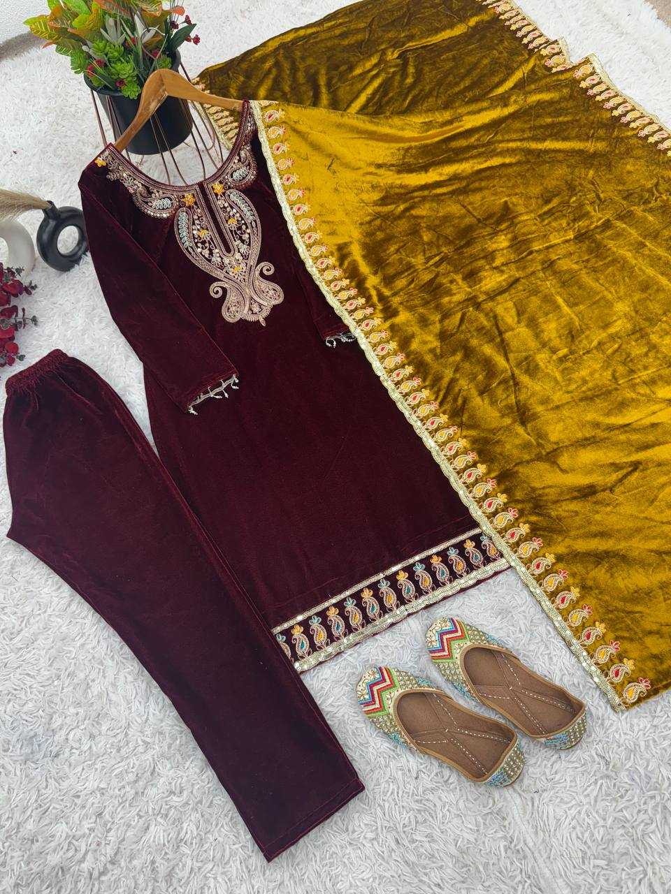 YNF VELVET KESH125 3095 WHOLESALE EMBROIDERY SUITS VELVET WEDDING SUITS MANUFACTURER- Kapda Export