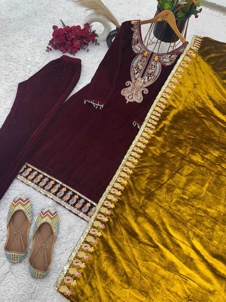 YNF VELVET KESH125 3095 WHOLESALE EMBROIDERY SUITS VELVET WEDDING SUITS MANUFACTURER- Kapda Export