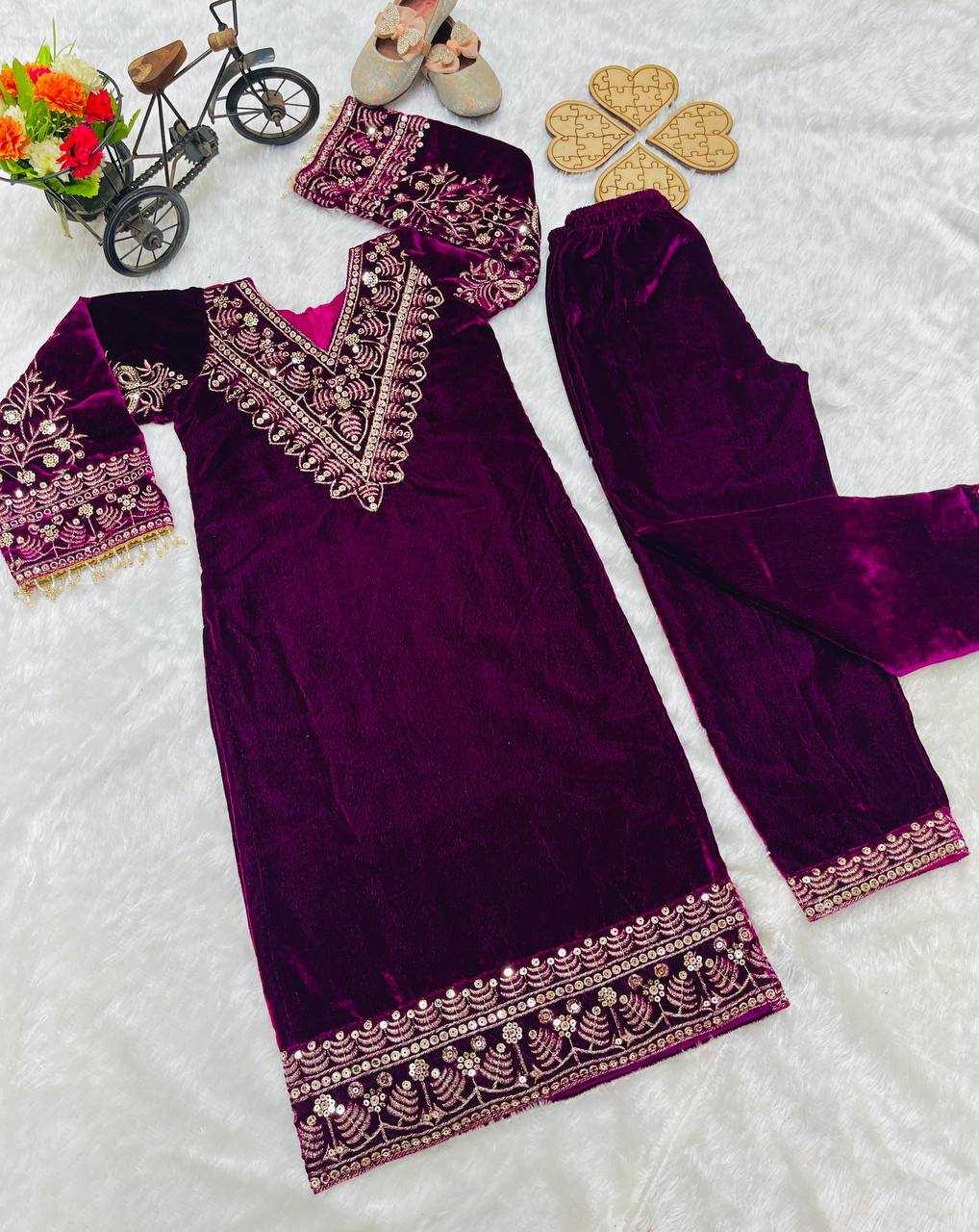 YNF VELVET RIN154 192 WHOLESALE KIDS SUIT KIDS FESTIVE SUITS MANUFACTURER- Kapda Export