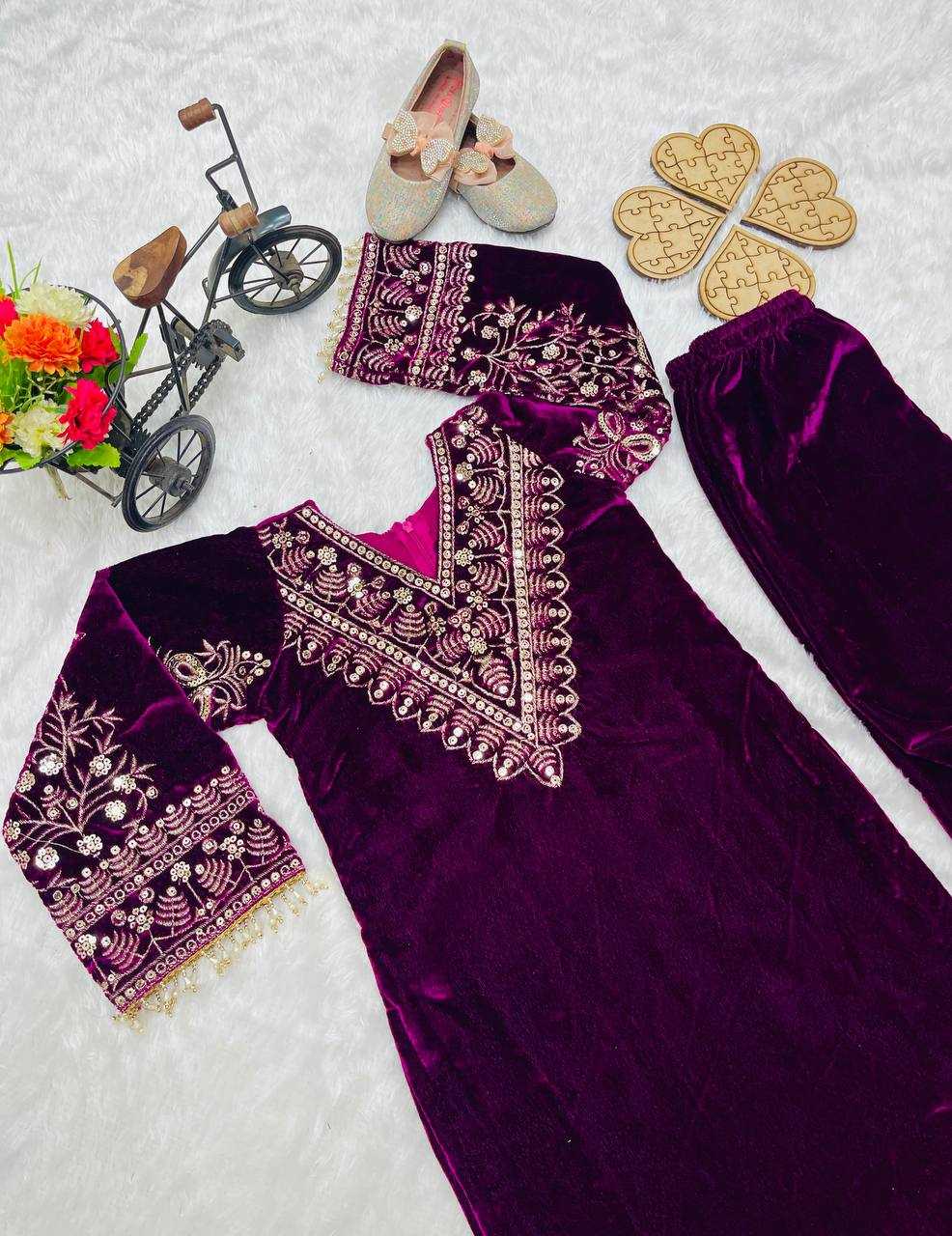 YNF VELVET RIN154 192 WHOLESALE KIDS SUIT KIDS FESTIVE SUITS MANUFACTURER- Kapda Export