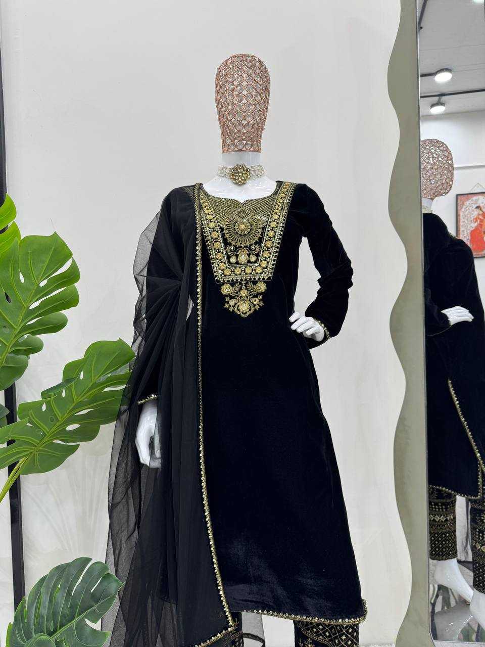 YNF VELVET RIN169 5775 SUITS & DRESSES WHOLESALE EMBROPIDERY VELVET PARTY WEAR BLACK SUITS MANUFACTURE- Kapda Export