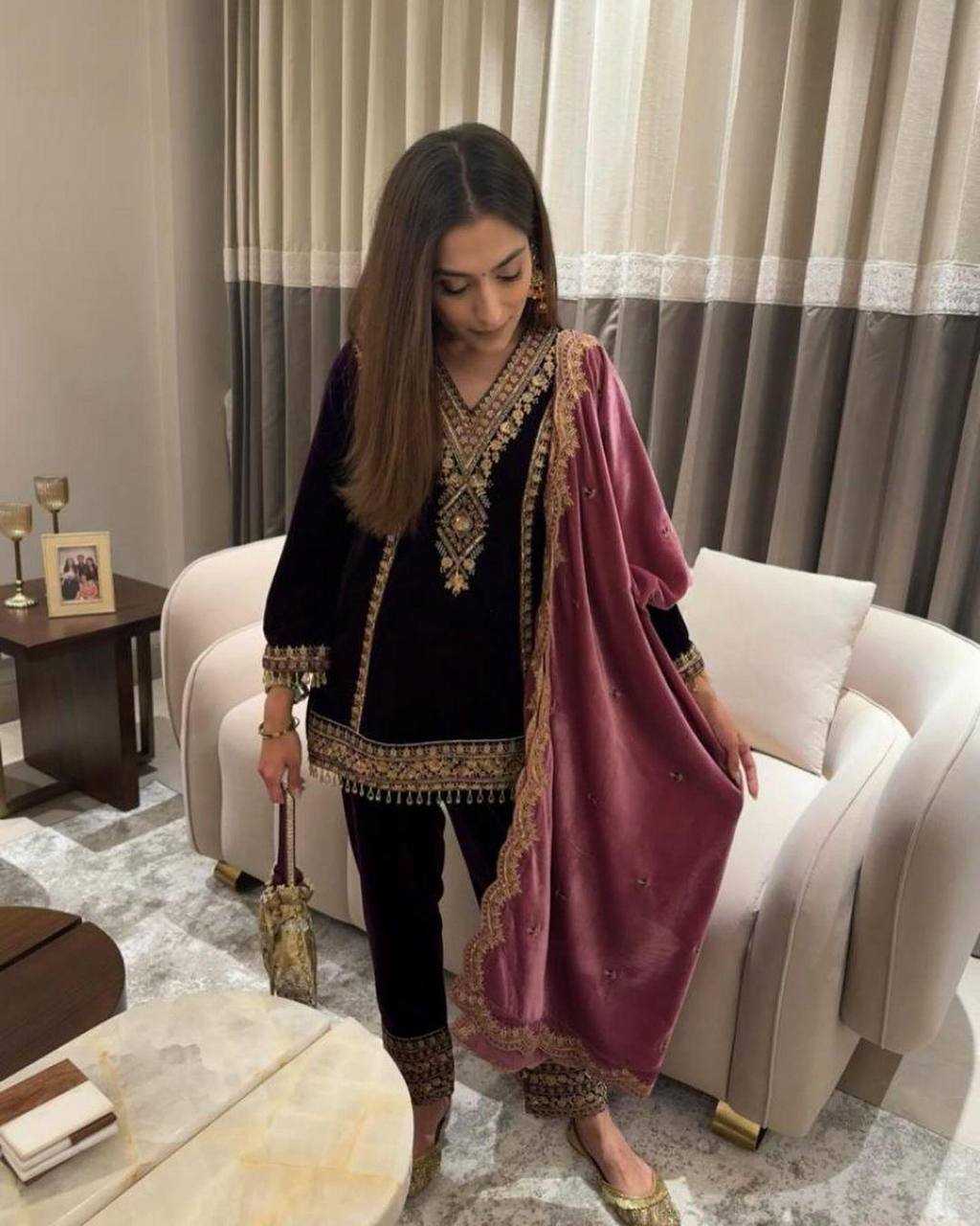 YNF VELVET RIN169 5781SUITS & DRESSES WHOLESALE EMBROIDERED VELVET LADIES PAKISTANI BRIDAL SUITS MANUFACTURE- Kapda Export