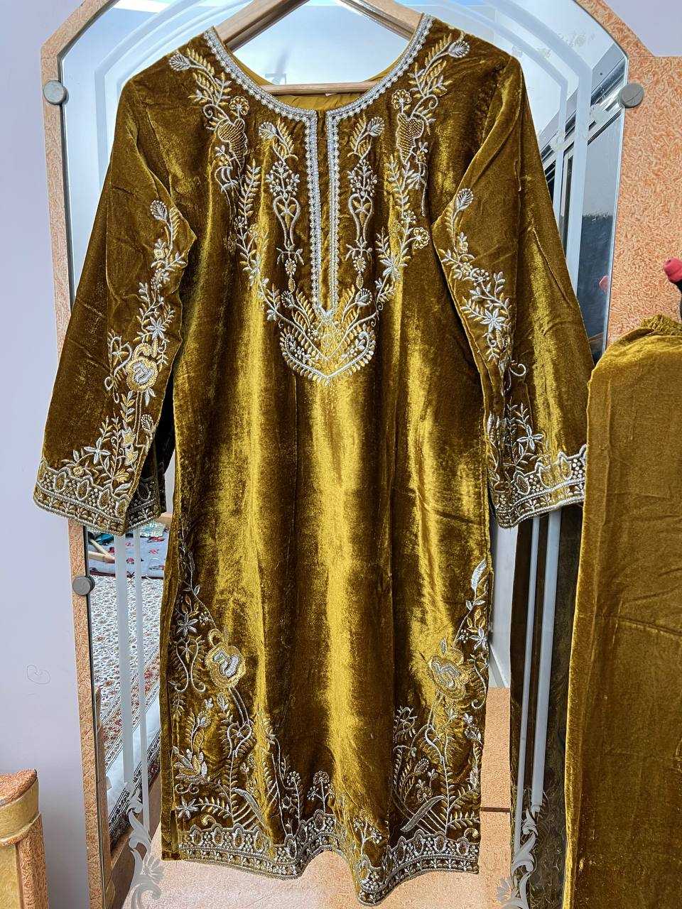 YNF VELVET KESH399 3134 SUITS & DRESSES WHOLESALE SHARARA VELVET EID SUITS  MANUFACTURER- Kapda Export