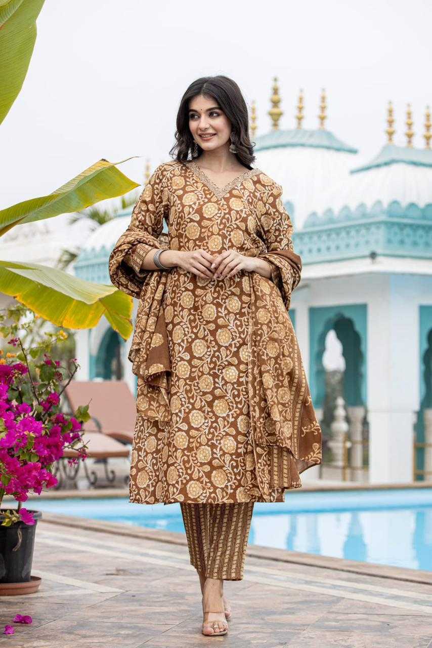 Ynf Cotton KESH443 NEW DESIGN 3PIC SET Kurti Wholesale Designer Kurtis Cotton Kurtis Kurtis With Pockets Manufacturer- Kapda Export