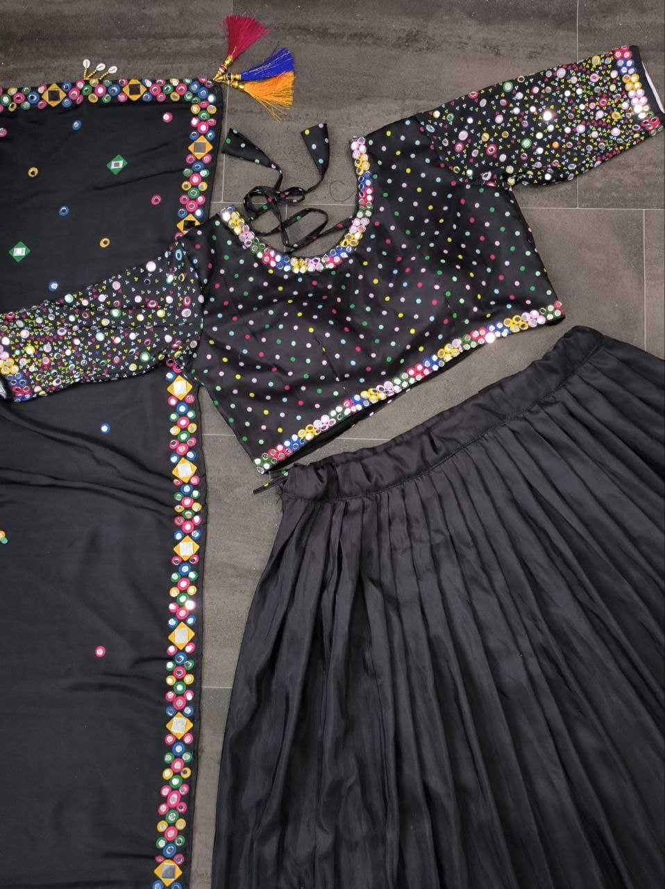 Ynf Maslin RIN206 SF-521 Lehengas Navratri Chaniya Choli Wholesale Printed Lehenga Navratri Gowns Manufacturer- Kapda Export