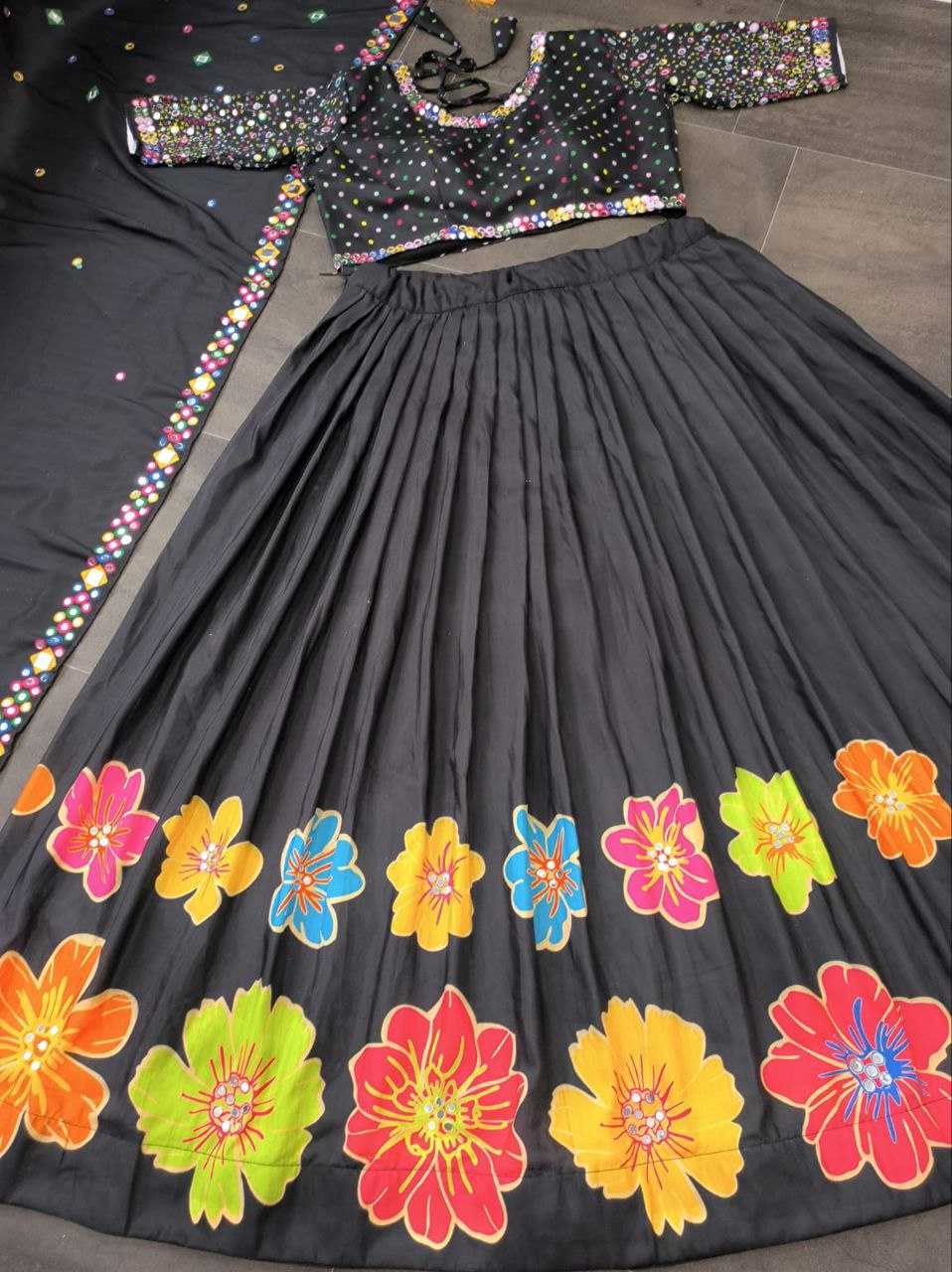 Ynf Maslin RIN206 SF-521 Lehengas Navratri Chaniya Choli Wholesale Printed Lehenga Navratri Gowns Manufacturer- Kapda Export