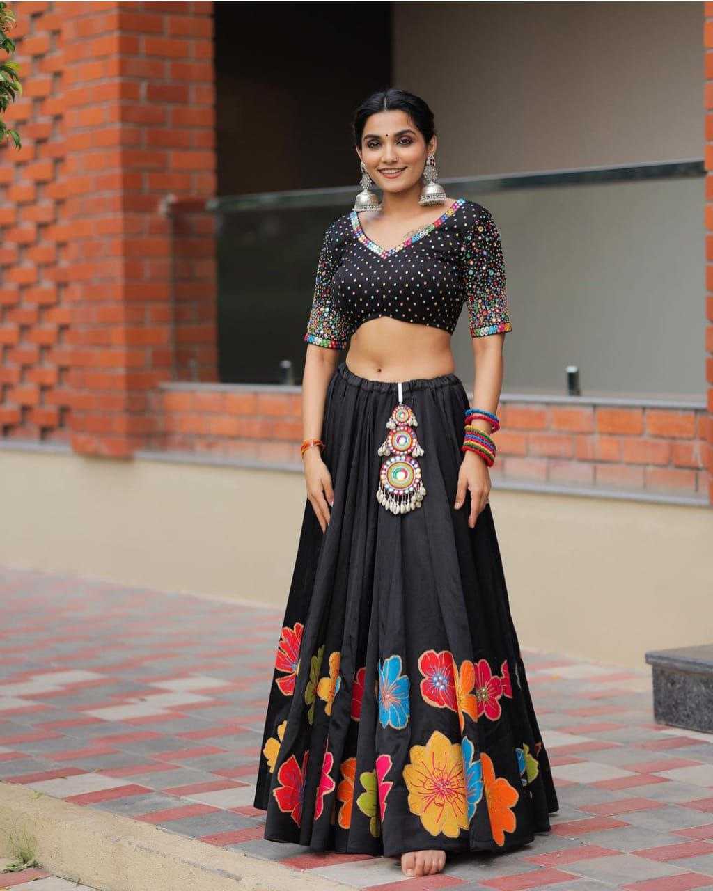 Ynf Maslin RIN206 SF-521 Lehengas Navratri Chaniya Choli Wholesale Printed Lehenga Navratri Gowns Manufacturer- Kapda Export