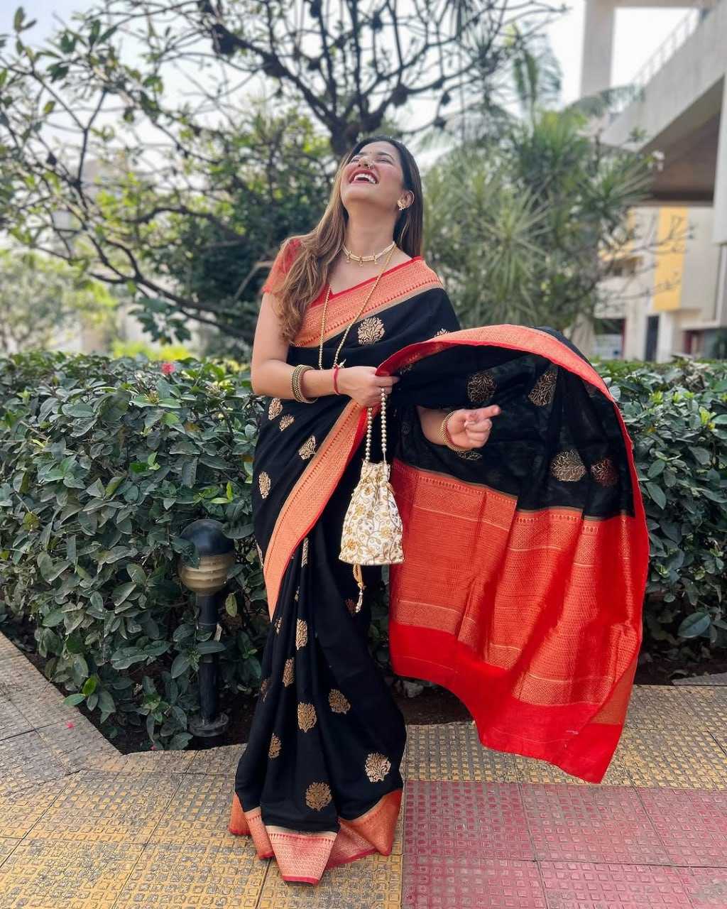 Ynf Banarasi Soft Silk RIN101 50182JARI Silk Sarees Wholesale Banarasi Silk Sarees Heavy Silk Sarees Pure Silk Sarees With Gold Borders Manufacturer- Kapda Export