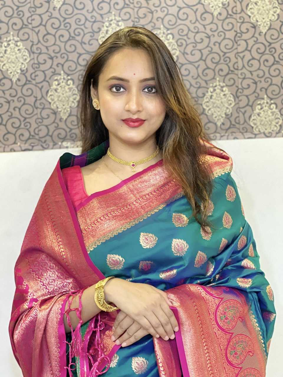 Ynf Soft Silk RIN116 3360 UNIQUE PAITHANI Silk Sarees Wholesale Patola Sarees Pure Zari Silk Sarees Silk Sarees With Contrast Pallu Manufacturer- Kapda Export