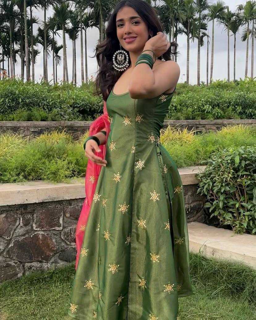 Ynf Aura Silk KESH490 630 Suits & Dresses Wedding Collections Wholesale Embroidery Suits Designer Suits Mehendi Outfits Manufacturer- Kapda Export