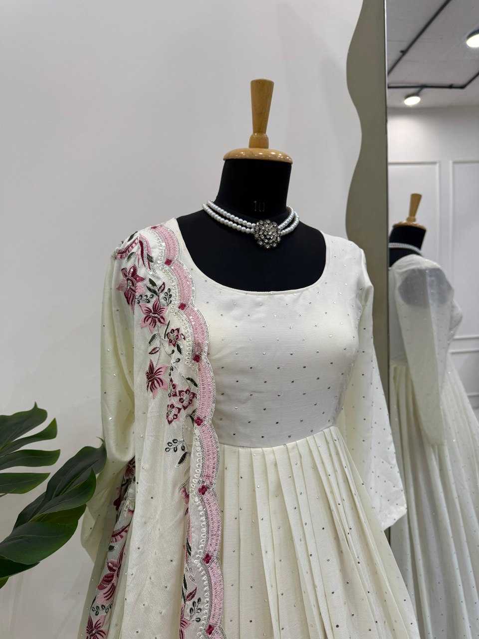 Ynf Chinon Silk RIN162 5873 Gowns Plus Size Collections Wholesale Fancy Gowns Party Wear Gowns Manufacturer- Kapda Export