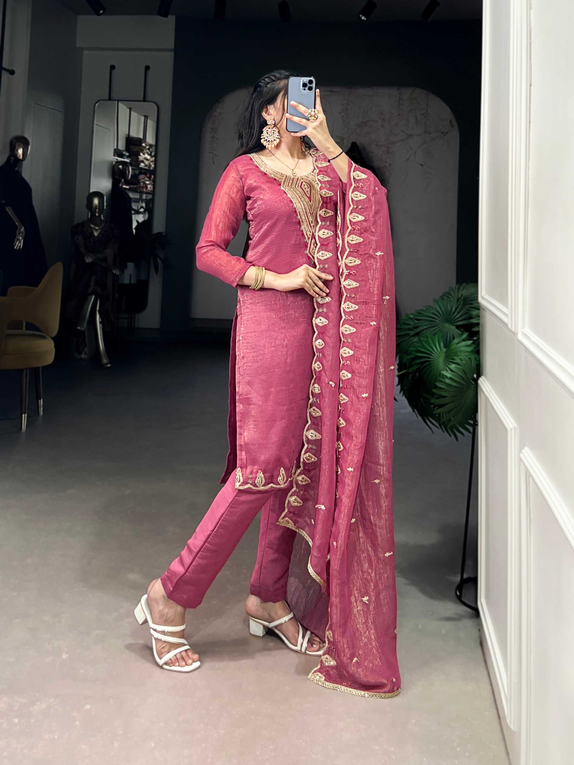 Ynf Crunchi KESH134 3032 Suits & Dresses Wholesale Ladies Suits Embroidery Suits Floor-Length Dresses Manufacturer- Kapda Export