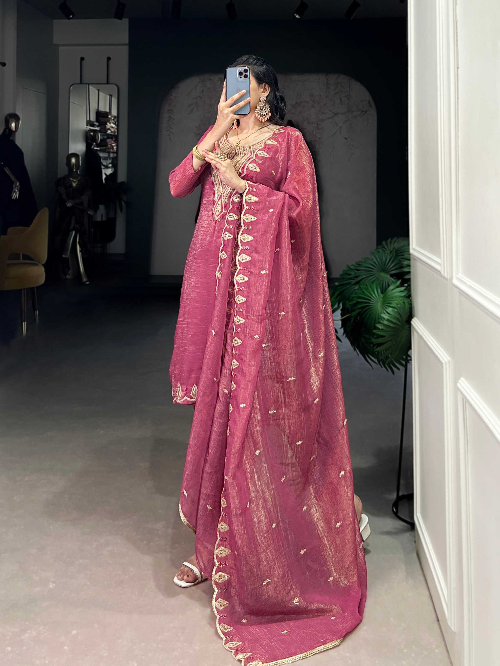 Ynf Crunchi KESH134 3032 Suits & Dresses Wholesale Ladies Suits Embroidery Suits Floor-Length Dresses Manufacturer- Kapda Export