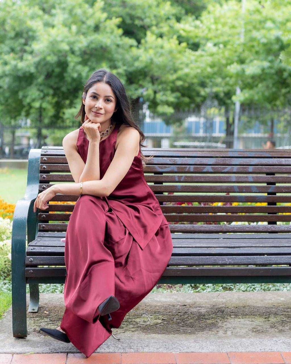 Ynf Satin RIN141 1949 Suits & Dresses Bollywood Collections Wholesale Designer dresses Hina Khan Collections Manufacturer- Kapda Export